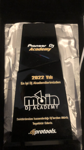 Main DJ Academy  olarak pioneer dj global’in düzenlediği buluşmada, 2022 yılının en iyi 5 DJAkademisinden biri seçildik! Teşekkürler Djprotools ve Rafrettel